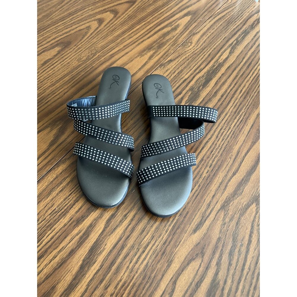 It’s OK Delia woman’s faux rhinestone black strap sandals size 10W